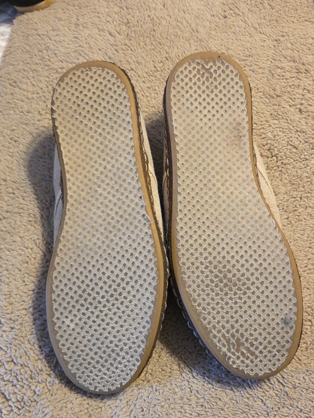 Toms - Picture 7 of 13